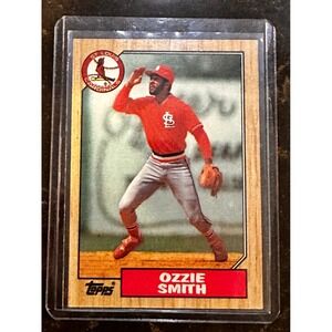 1987 Topps Ozzie Smith St Louis Cardinals Baseball Card